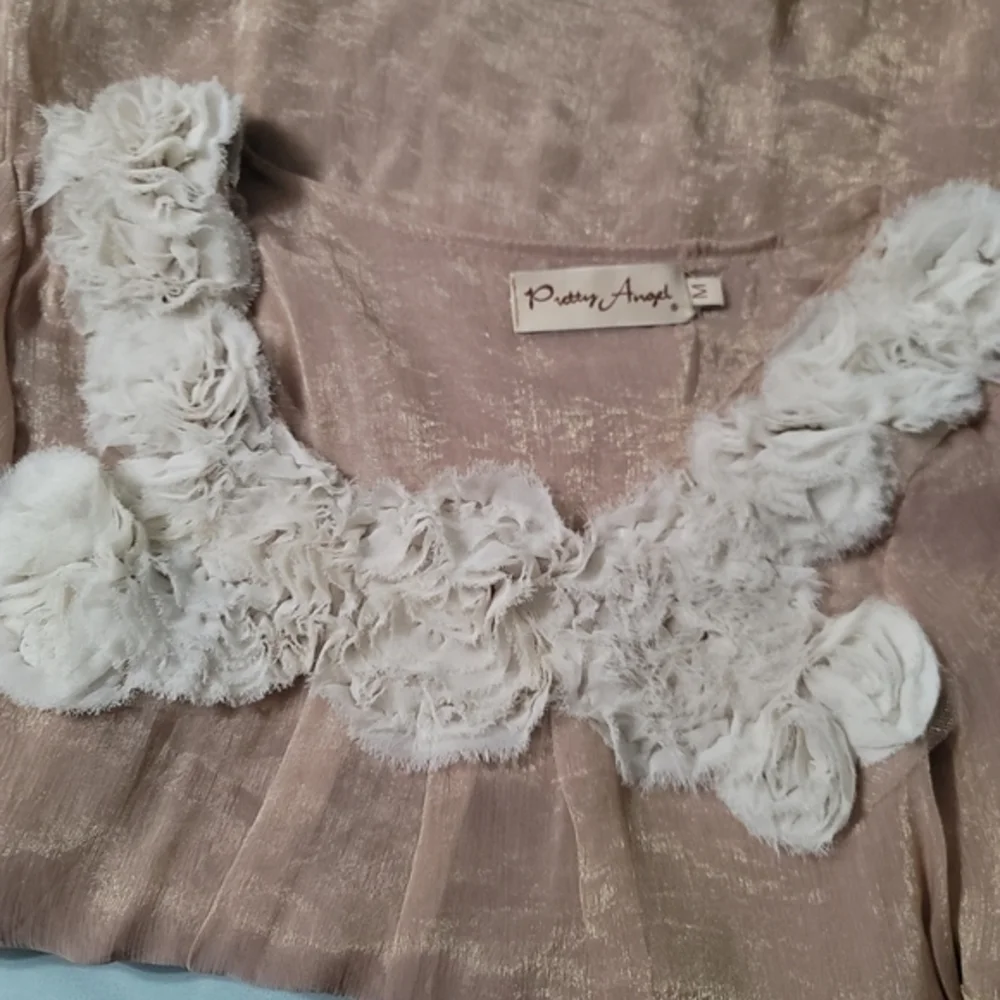 Pretty Angel Tan/Gold Silk Blend Short Flutter Sleeve Floral Top Women’s M - Picture 8 of 11